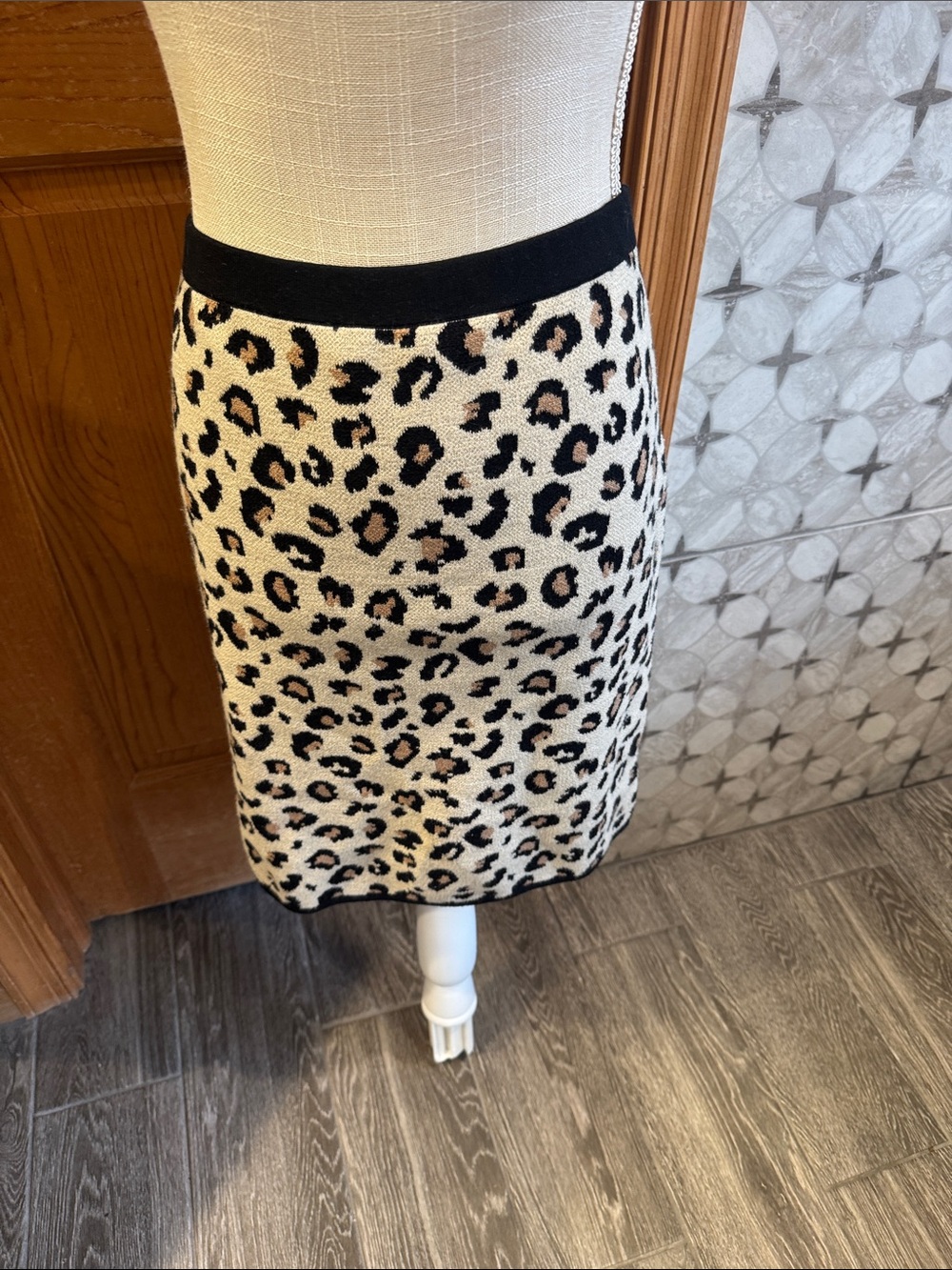 Velvet by Graham & Spencer Leopard-Print Pencil Skirt in Cream, Black and Brown